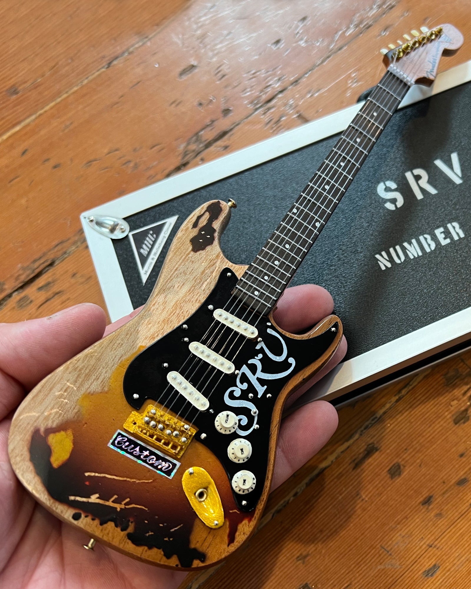 MINI CASE & GUITAR STEVIE RAY VAUGHAN SRV #1 DISTRESSED MINI FENDER™ STRAT™ GUITAR REPLICA