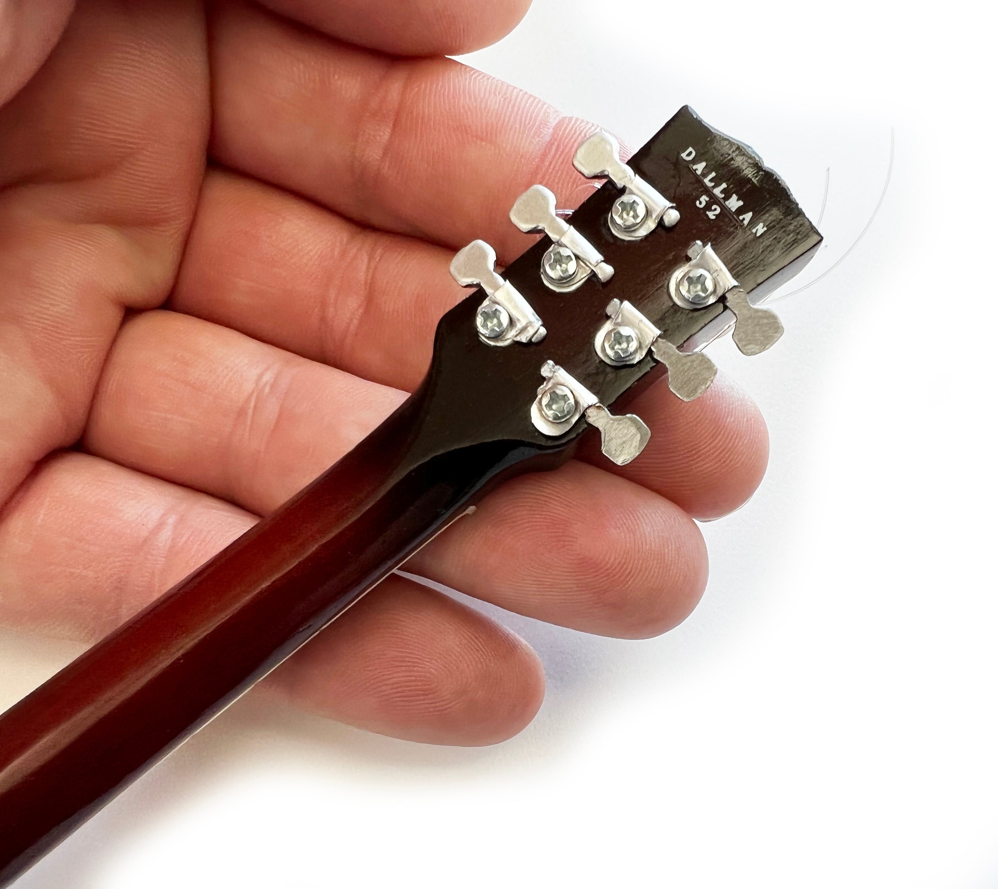 DUANE ALLMAN GIBSON LES PAUL TOBACCO BURST "DUANE" BACK MINI GUITAR MODEL