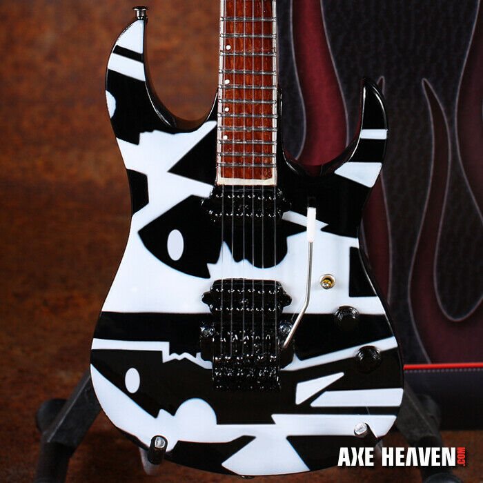 DREAM THEATER - JOHN PETRUCCI - B & W PICASSO MINI GUITAR