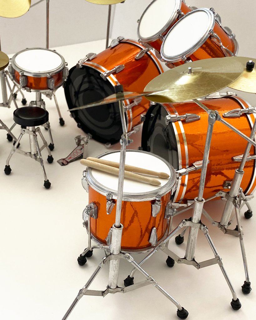 METALLICA - LARS ULRICH - MAGNETIC ORANGE MINI TAMA DRUM KIT